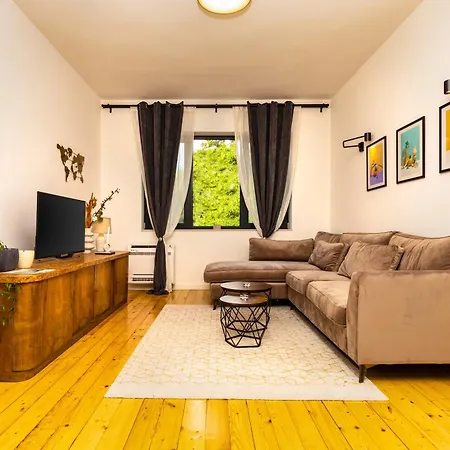 Chic And Charming 2bd Flat In The Heart Of By Flat Mаnager Apartmán